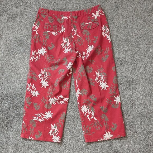 BIRCH HILL Pale Red Floral High Rise Front Zip Stretch Cotton Capris; Size 12 - Picture 2 of 3